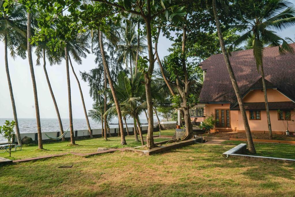 Baywatch By Grha - A Picturesque Beachfront Villa Kozhikode Eksteriør bilde