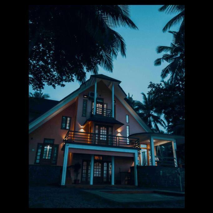 Baywatch By Grha - A Picturesque Beachfront Villa Kozhikode Eksteriør bilde