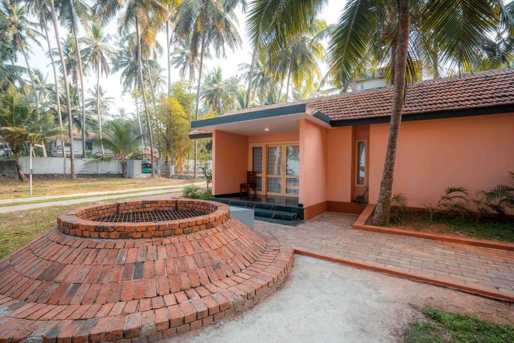 Baywatch By Grha - A Picturesque Beachfront Villa Kozhikode Eksteriør bilde