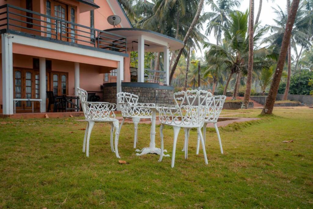 Baywatch By Grha - A Picturesque Beachfront Villa Kozhikode Eksteriør bilde