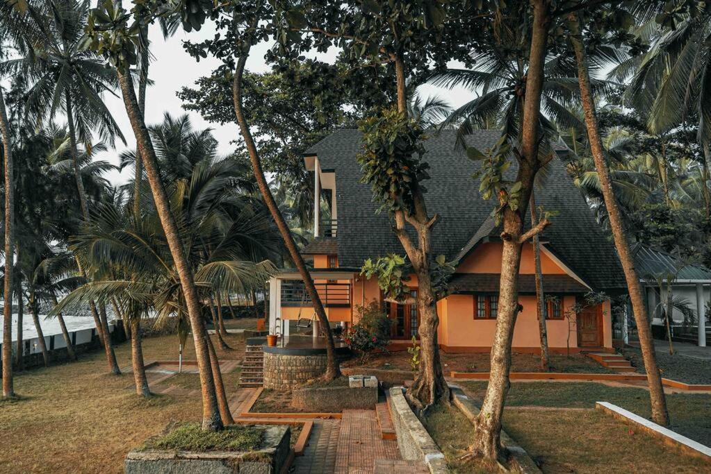 Baywatch By Grha - A Picturesque Beachfront Villa Kozhikode Eksteriør bilde